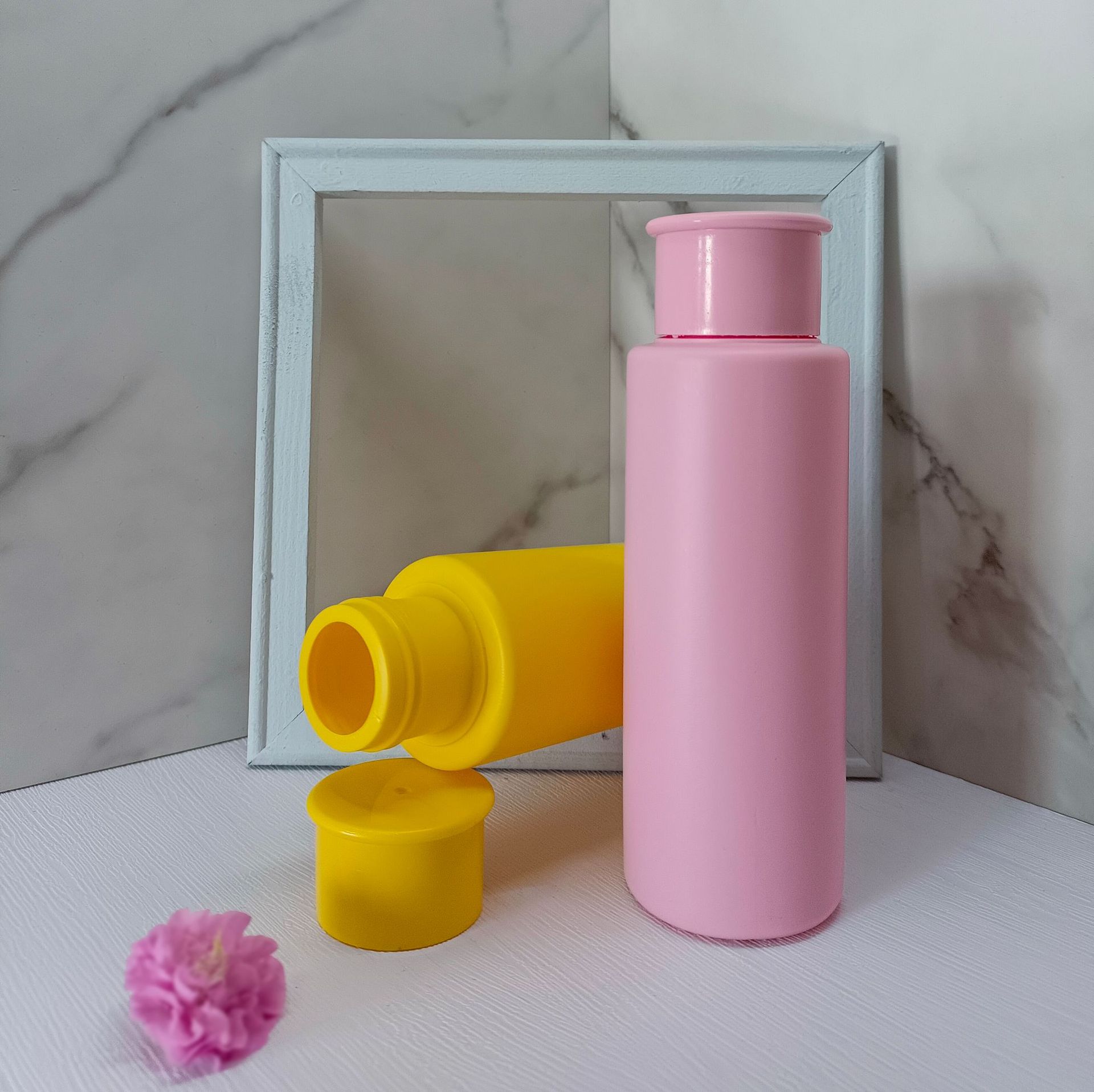 Short Cylinder Soft Touch Pink Frosted 250ml 300ml Shampoo and Conditioner Body Wash Lotion HDPE Easily Squeeze Colorful Bottle