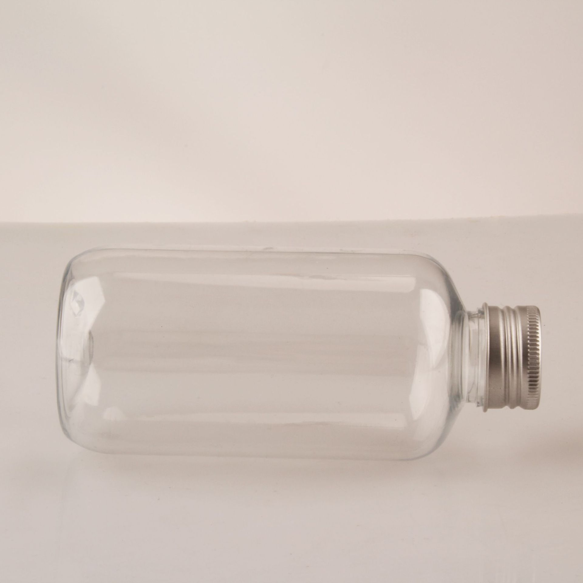 PET Round Shoulder White Clear 250ml 300ml 500ml Empty Shower Gel Body Wash Shampoo Bottle with Screw Lid