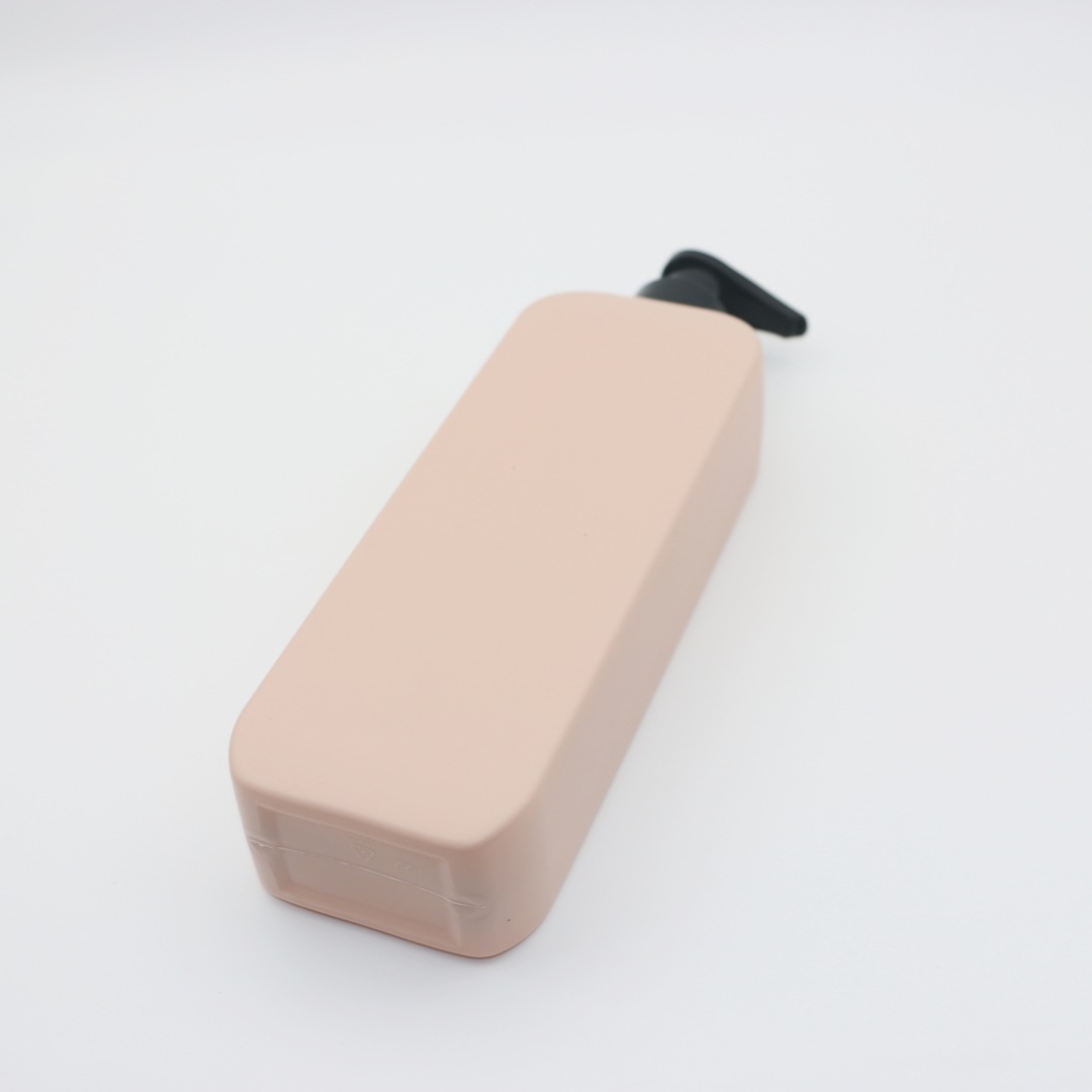 750ml plastic tall thin flat bottle HDPE large volume shampoo body wash conditioner set empty bottle Black lotion pump dispenser