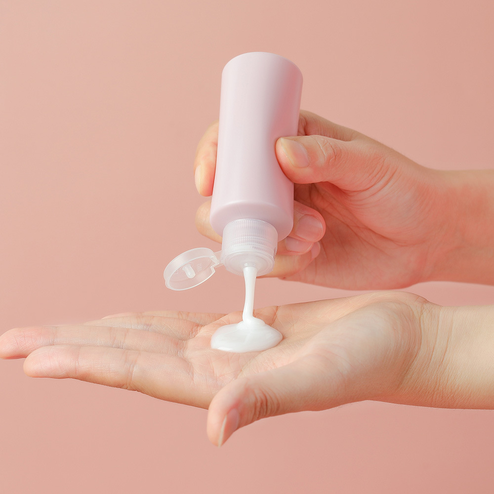 50ml 80ml Travel Size Bottles Set Flip Cap Body Wash Shampoo Lotion Pump Dispenser Moisturizing Water Fine Mist Spray Bottle