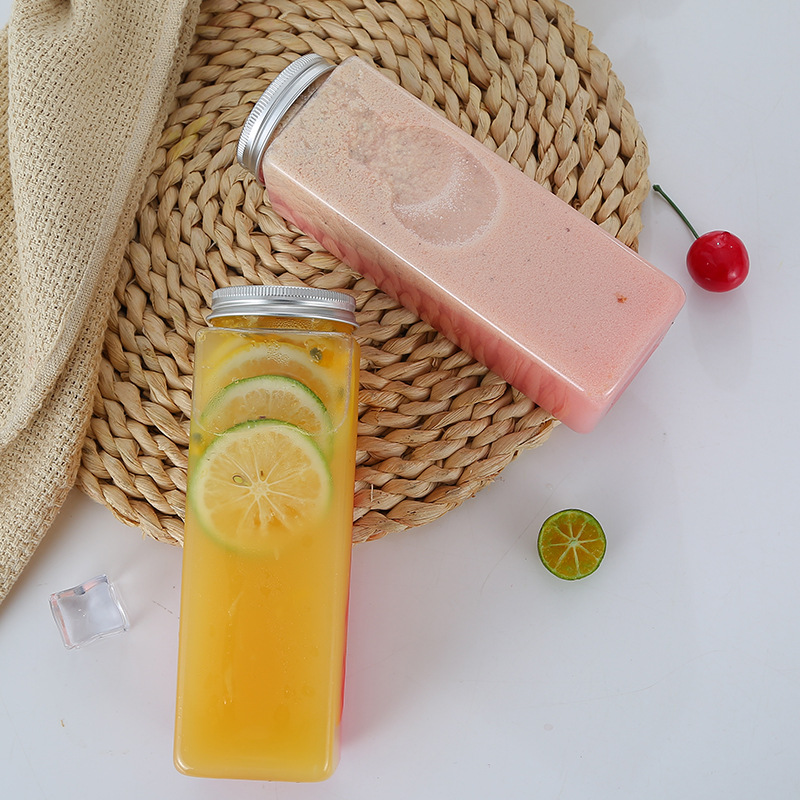 500ml 600ml 700ml Tall Square Plastic Juice Bottles Large Mouth with Aluminum Lids PET Clear Jars with Straws Hole Lids Reusable