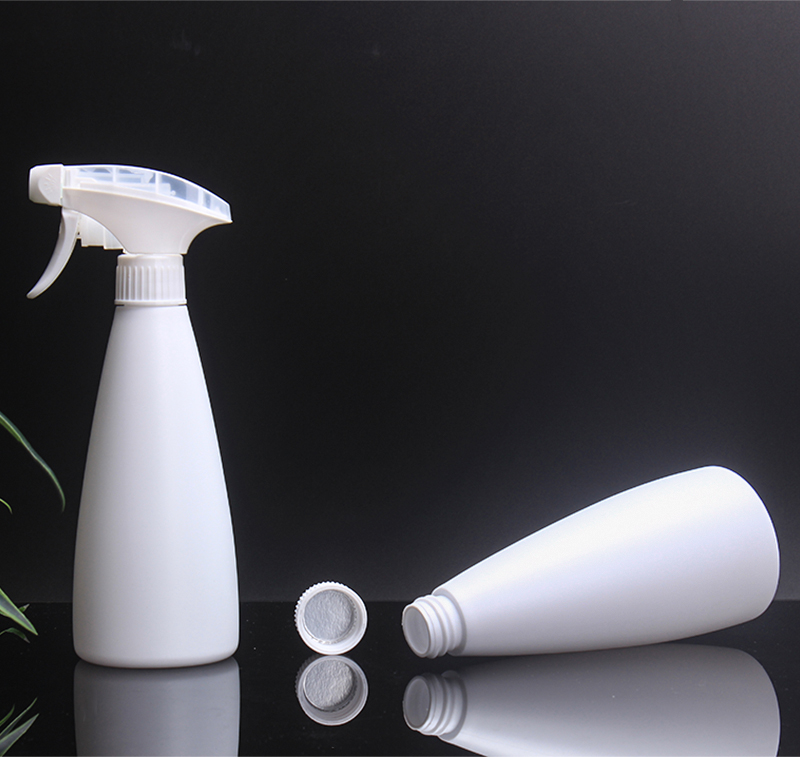 Clear Empty Spray Bottle PET Plastic Bottles with Super fine Mist Trigger Sprayer Leak-proof for Cleaning Products Garden