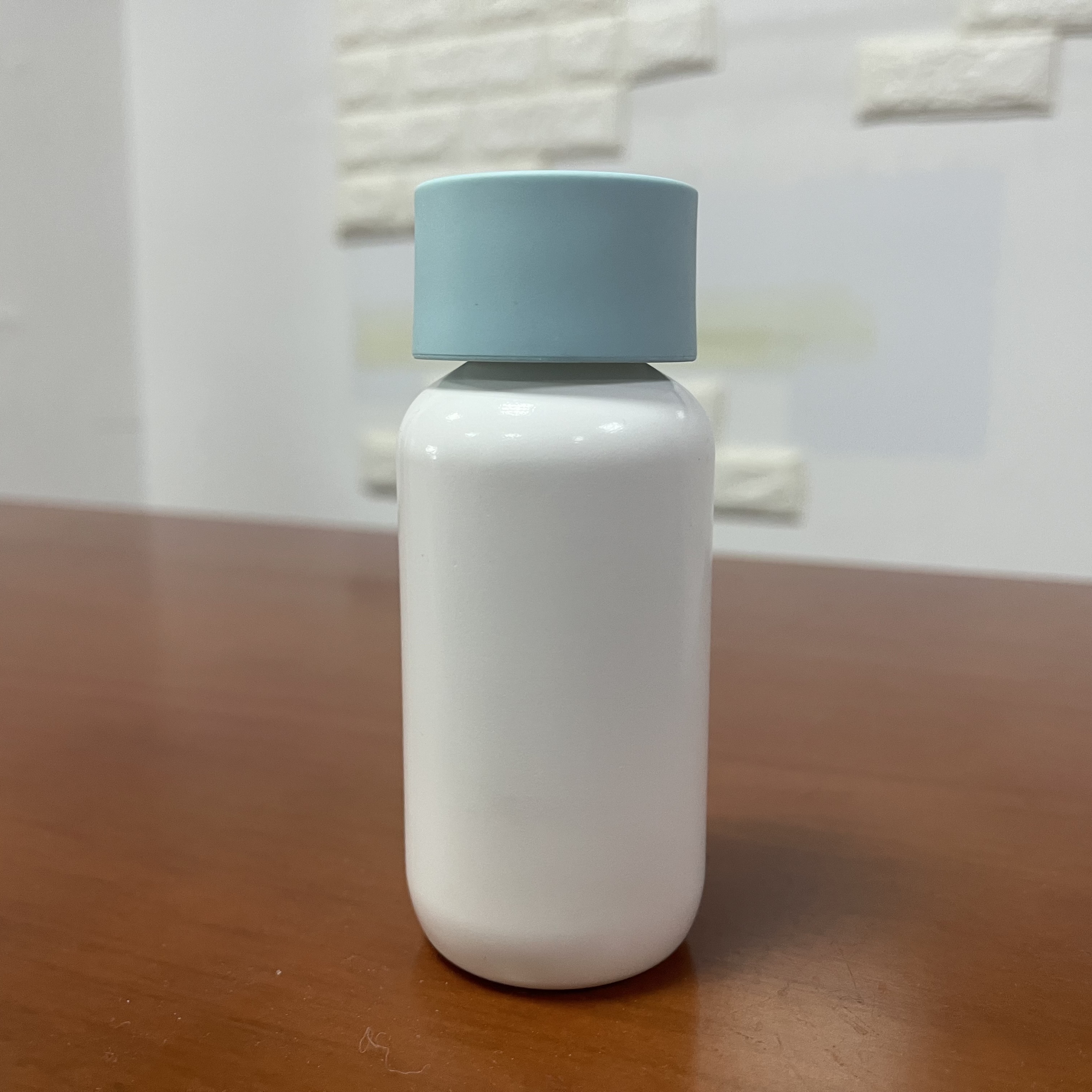 PE Plastic Shampoo Bottle 120ml 150ml 200ml 250ml Clear Matte Bottle Body Wash Squeeze Lotion Packaging Bottle with Twist Lid