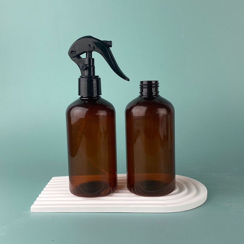 150ml 200ml 250ml 300ml 500ml PET Squeeze Black Clear Brown Trigger Spray Plastic Cleaning Bottle with Pointed Cap