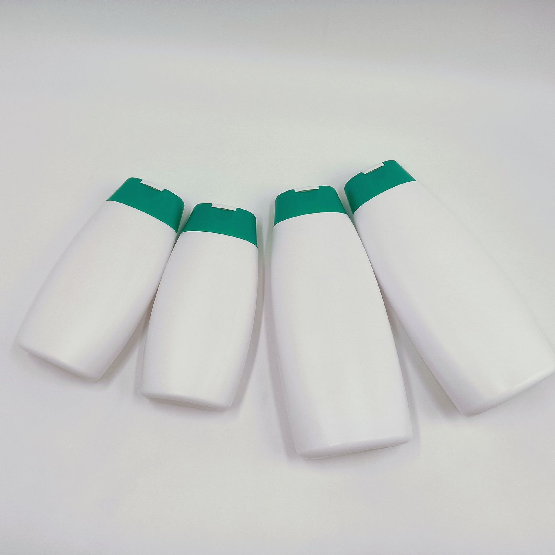 Flat Shape White HDPE bottles 200ml 400ml shampoo body wash Lotion Emulsion bottles with flip cap for kids Women Man