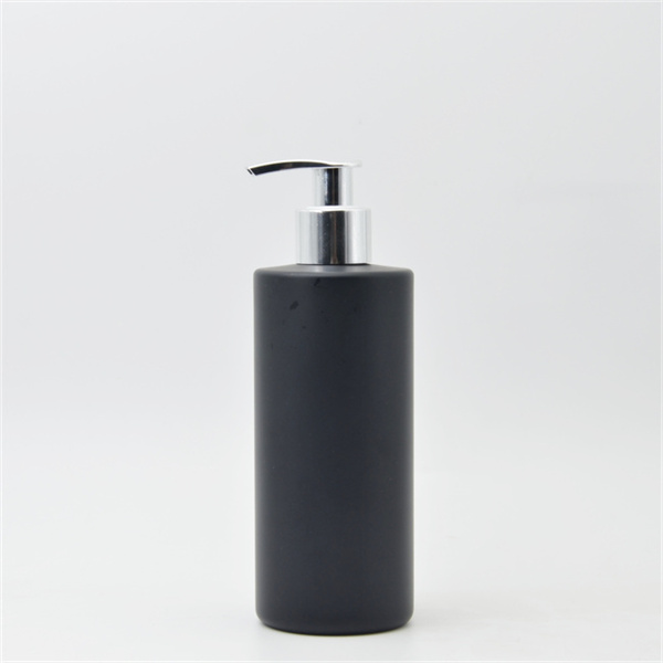 Matte Black Plastic Bottle Refillable Soap Dispenser With Gold Pump & Label For Shampoo, Conditioner, Hand Cream, Body