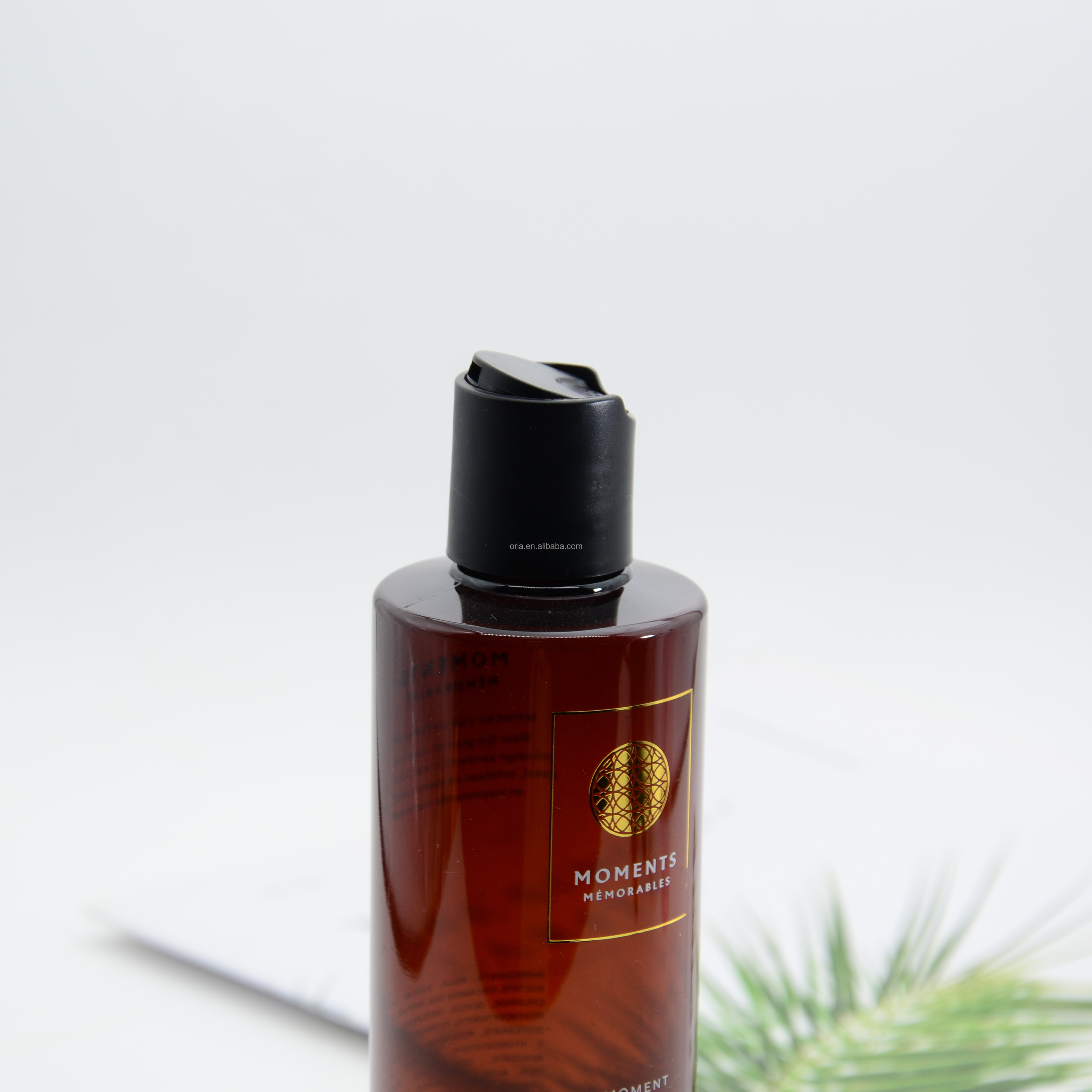 Wholesale luxury pet plastic frosted toner bottle 100ml cosmetic screw caps bottle and 200ml toner bottle for face skincare