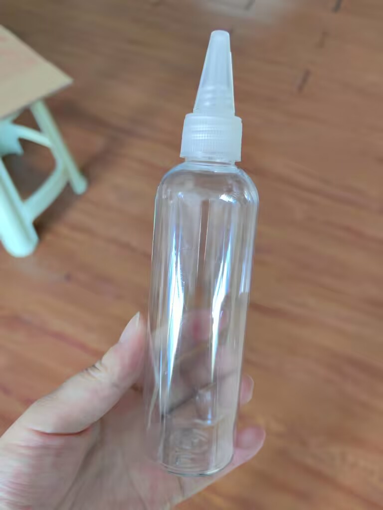 sauce plastic bottle with nozzle twist top cap hot sauce plastic bottle salad dressing squeeze bottle