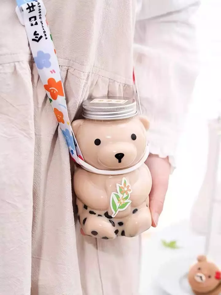 Plastic Bear Bottles Red Top Bear Brick Bottles 400ml 500ml 700ml 12oz 16oz 24oz Bubble Juice Drink Container Custom Boba Cups