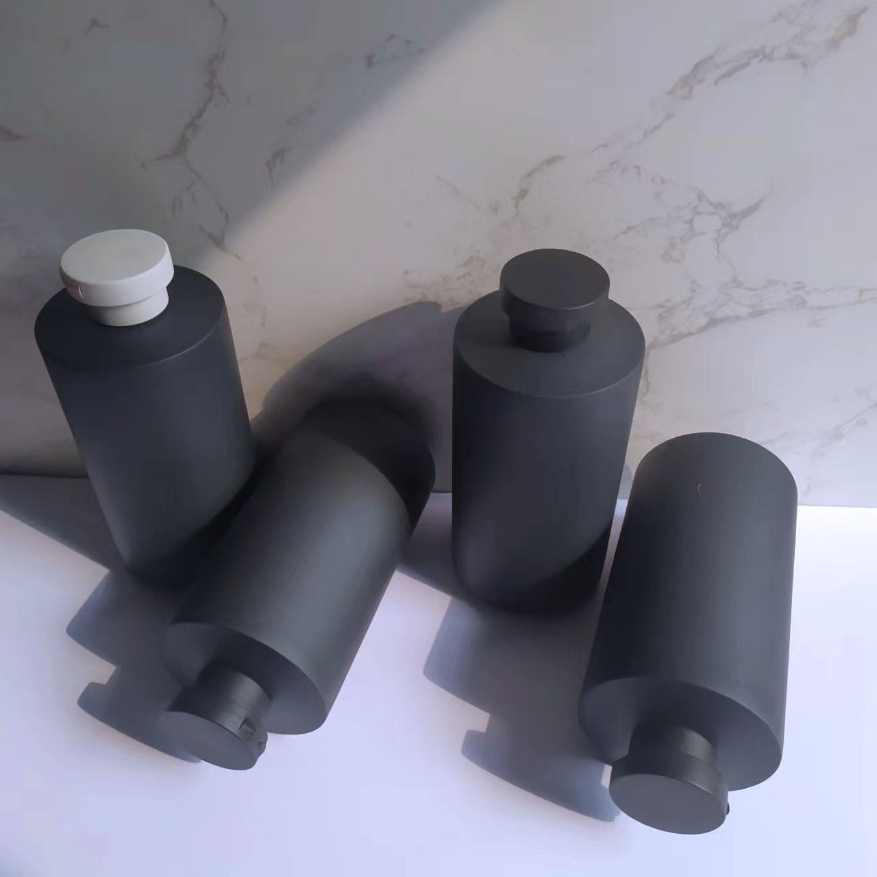 Matte Black 300ml 500ml HDPE Plastic shampoo and conditioner bottles with flip top cap