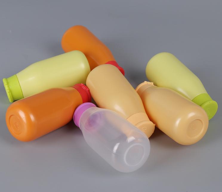 Flip Cap Lotion Dispenser PE Soft Squeeze Bottle 60ml 2 oz Cosmetics Shampoo Conditioner Sub-Bottles Semi Color Travel Bottles