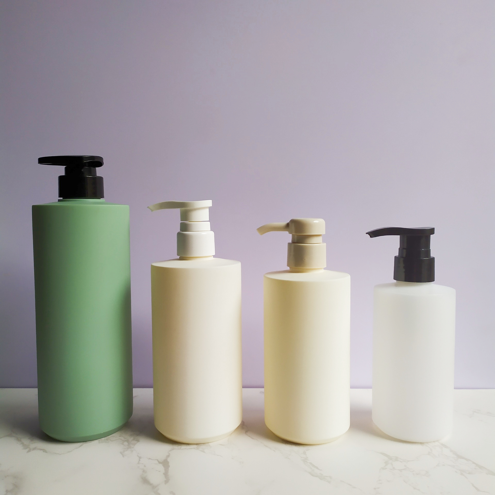 Matte 350ml 450ml 500ml 700ml HDPE Flat Shoulder Body Milk Shampoo Bottle With Pump Dispenser Flip Top Cap Lotion bottle