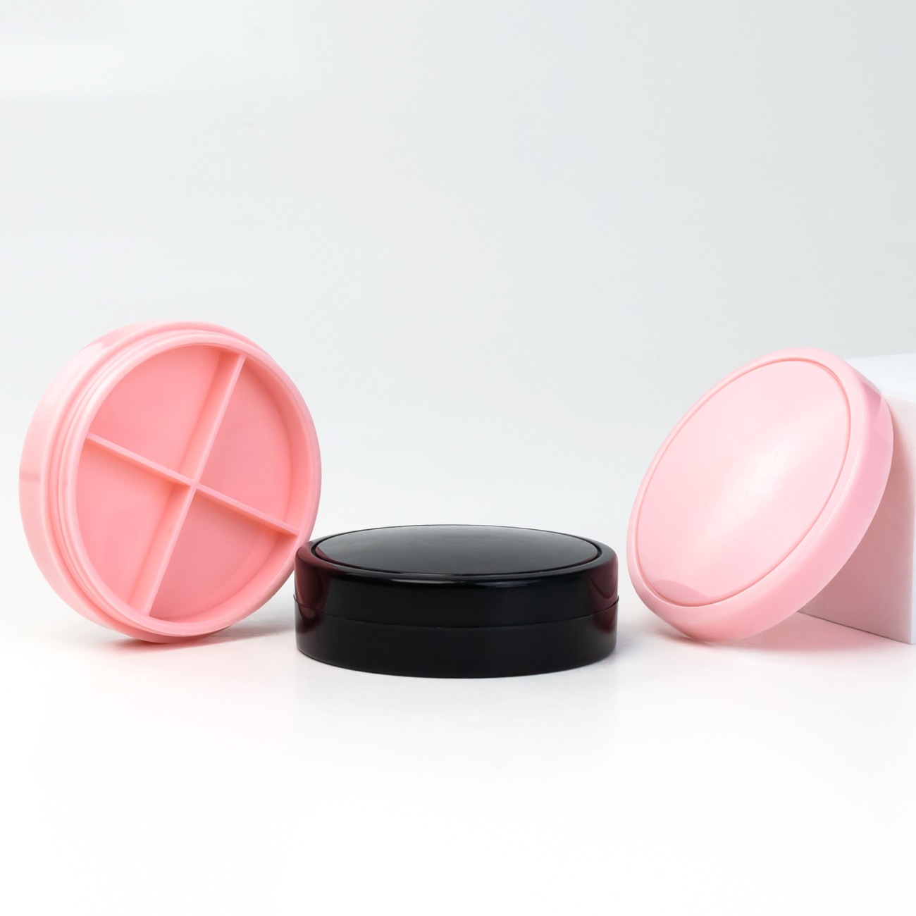 10g Pink Black Beige Cosmetics Makeup Powder Jar 4 in 1 blush jar eye shadow concealer Four color nail polish plastic case box