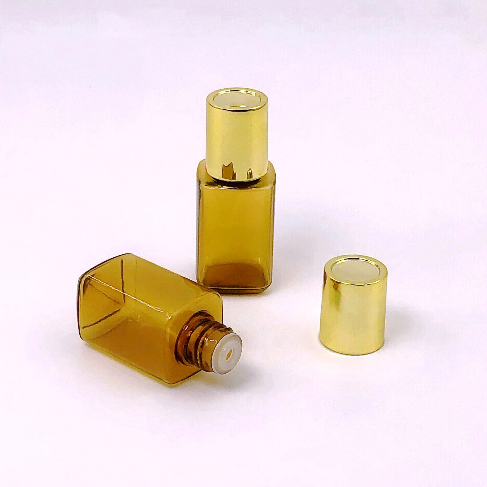 Luxury Square 15ml 30ml Cosmetic essential oil bottles Sample Bottle With Gold Lid Toner hair oil packaging bottle