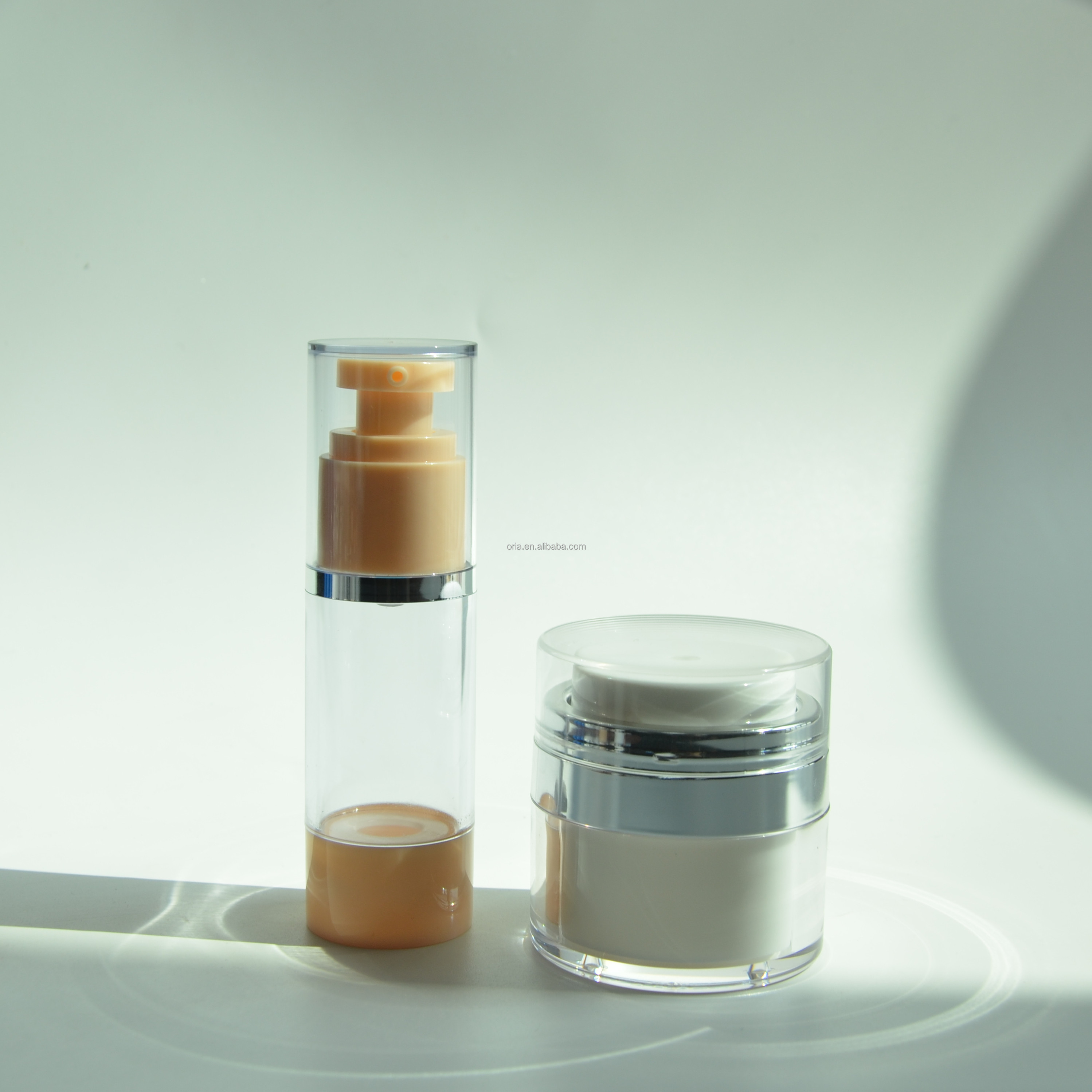 Wholesale Luxury Plastic vacuum Airless Pump Bottle Black 30ml 50ml 80ml 100ml For Skin Care Lotion Cosmetics Packaging