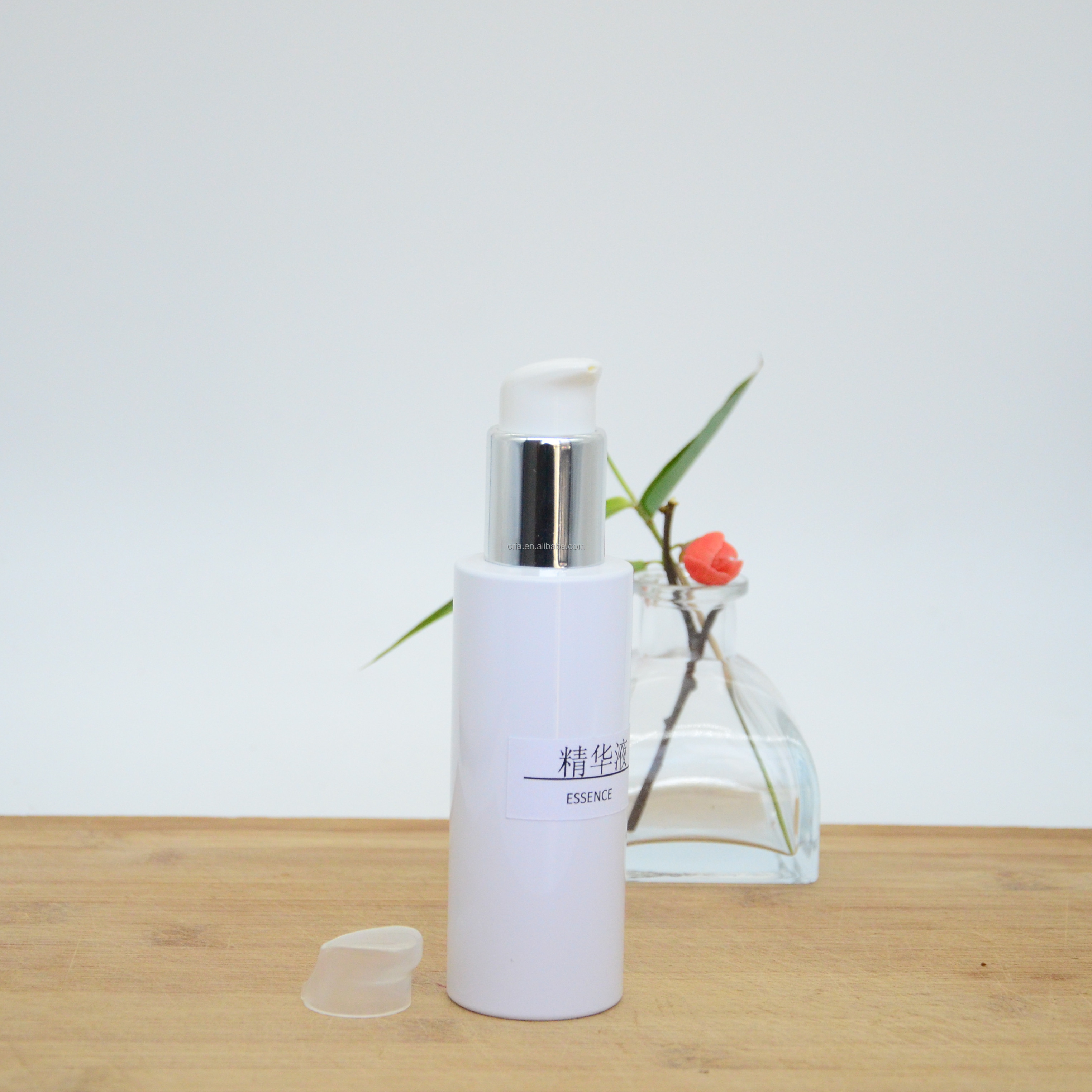 Factory Wholesale White Pet Plastic Round Bottle With pump for cosmetic skincare cream serum oil makeup packing