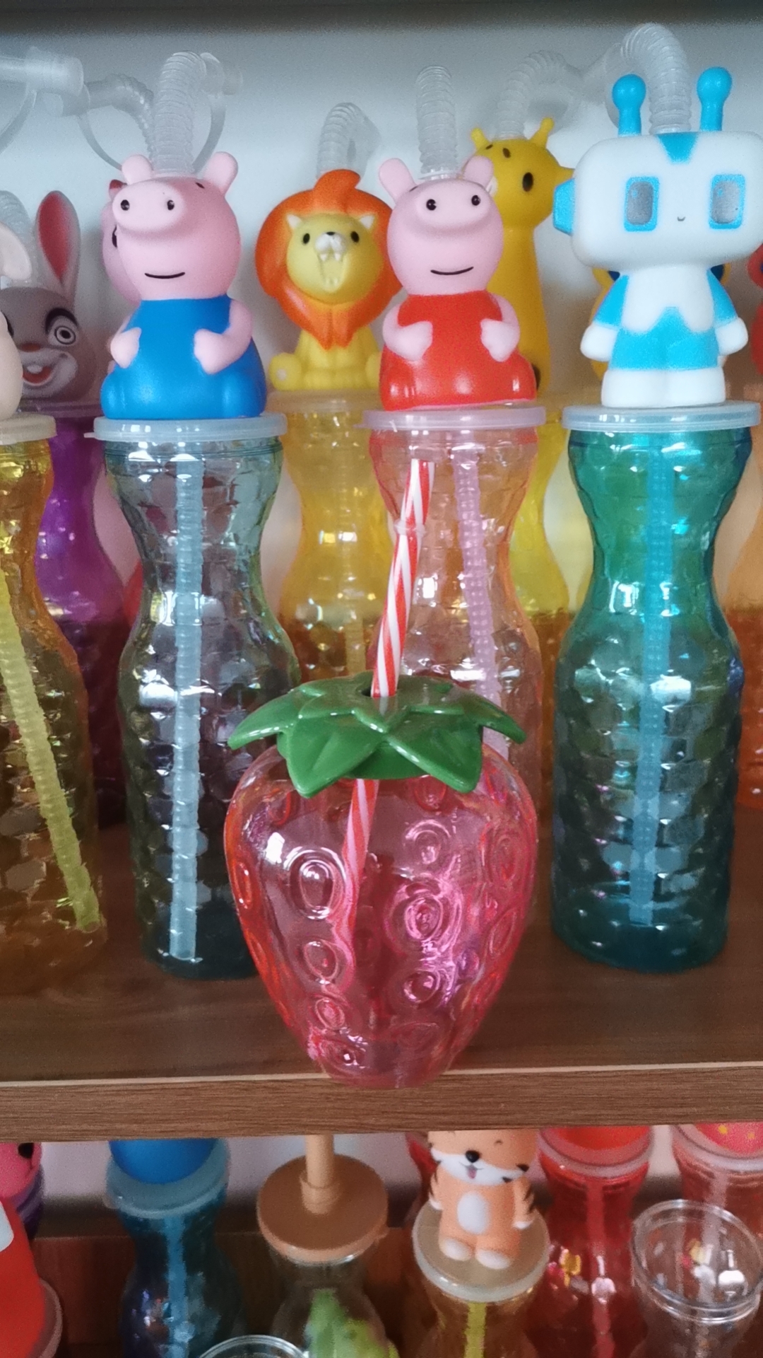 Strawberry Shape Juice Water Bottle 500Ml Grape Soda Bottles Juice Beverage With Straw
