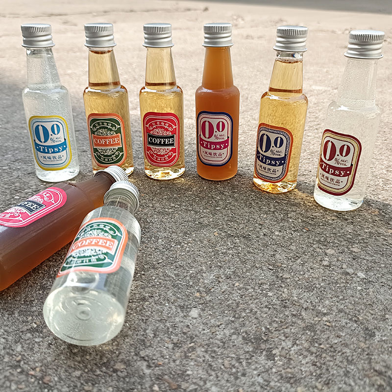 Mini Liquor Bottles 25ml 50ml Mini Empty Plastic Alcohol Shot Bottles with Aluminium Cap or Plastic Child Proof Li