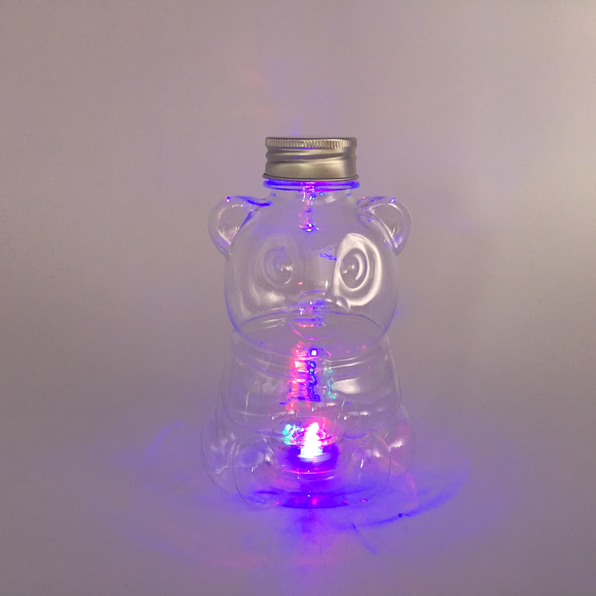 16oz Plastic Glowing Teddy Bear Shape Water Bottle Creative Beverage Cups Unique Drink Container LED Light Bulb Juice Bottle Cap