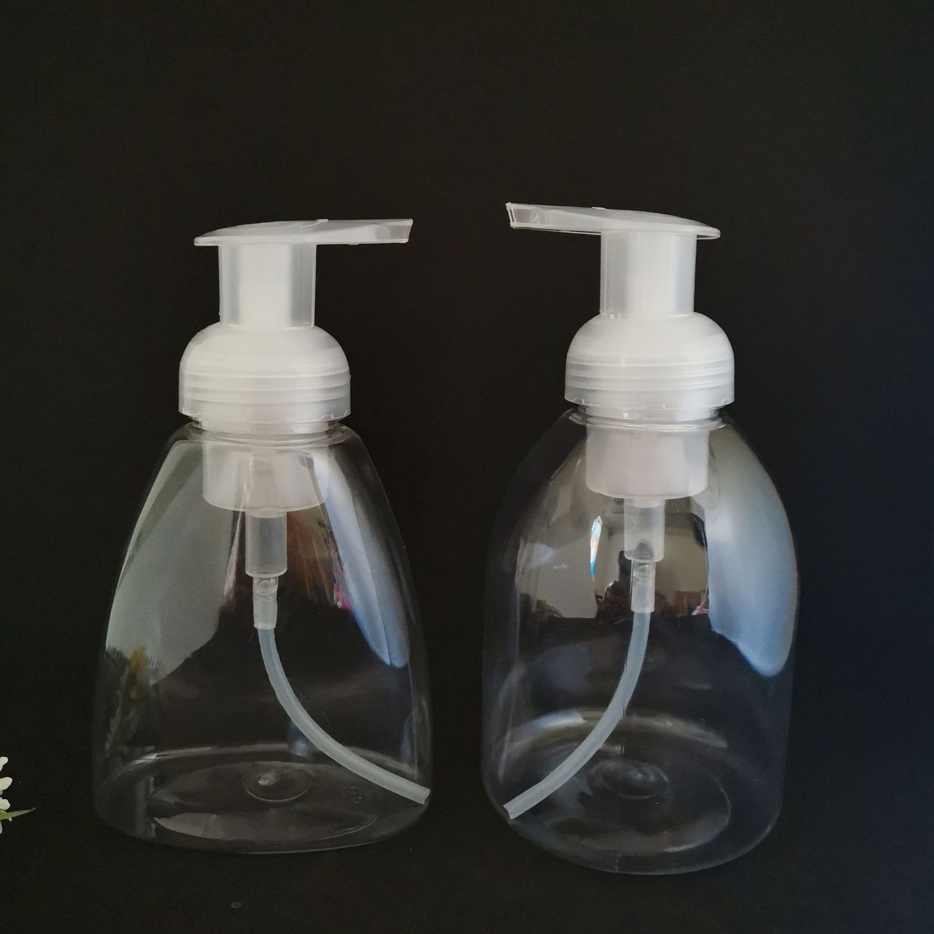 Foam Pump Bottle 250ml 300ml 500ml Eco Friendly Cosmetic Foam Pump Bottle Clear Round Customized Soap Liquid Foam Packaging