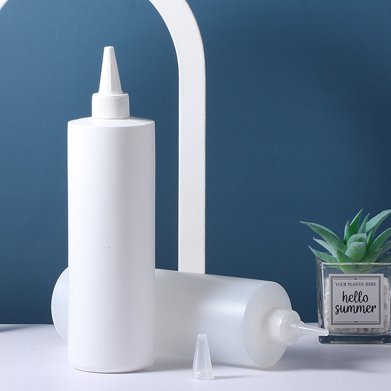 Oil bottle 200 300 500ml PET Plastic Squeeze Bottle HDPE Paint container With Twist Caps Customized salon hair bottles