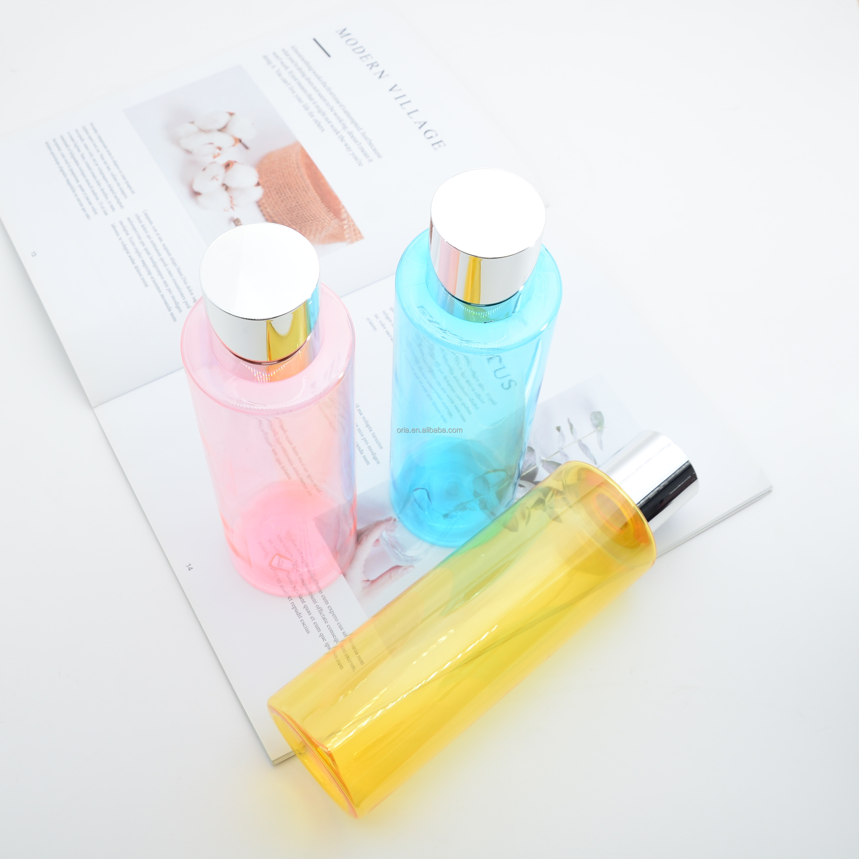 Factory customized 300ml shampoo and shower gel body lotion round shoulder bottle PET plastic bottle