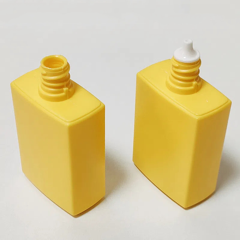 Yellow 30ml 40ml Square PE Lotion Serum Squeeze Bottle with Spout Cap Cosmetics concealer foundation isolation eye cream Bottle