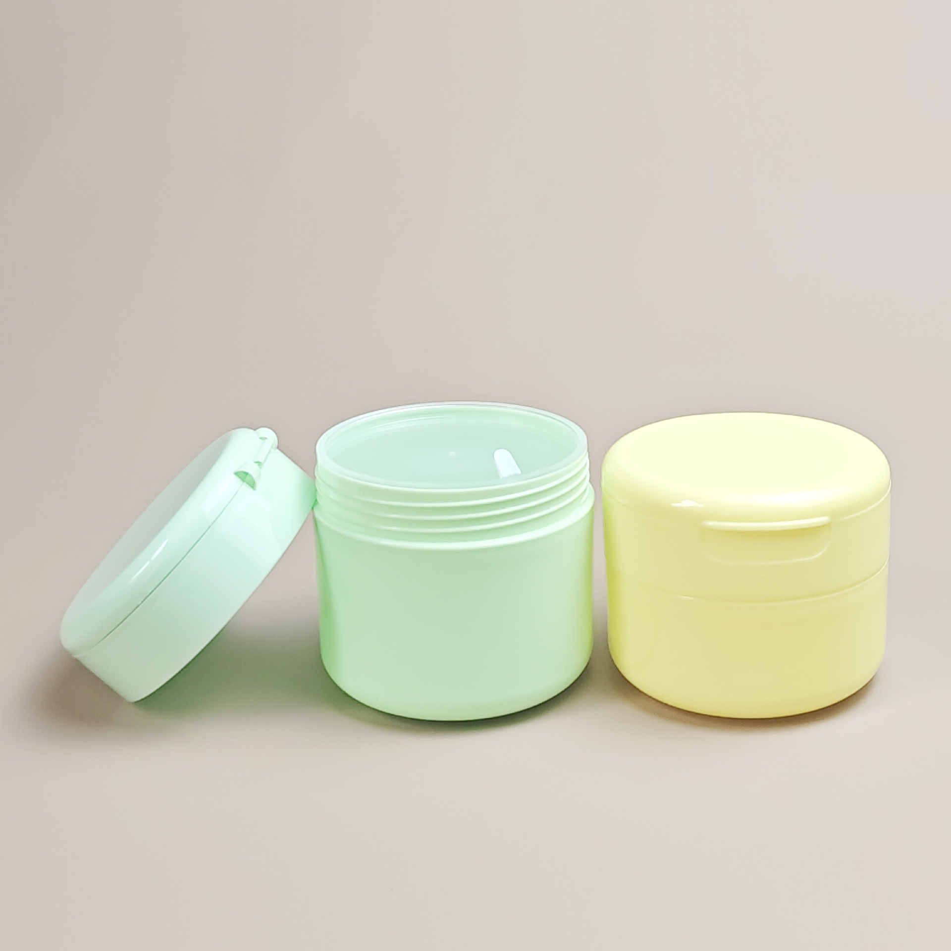 2024 New Flip Top Cap Jars With Lids Seal Spoon 100g 150g Face Scrub Cream Mask Powder Green Pink Matte Black PP Plastic Jar Hot