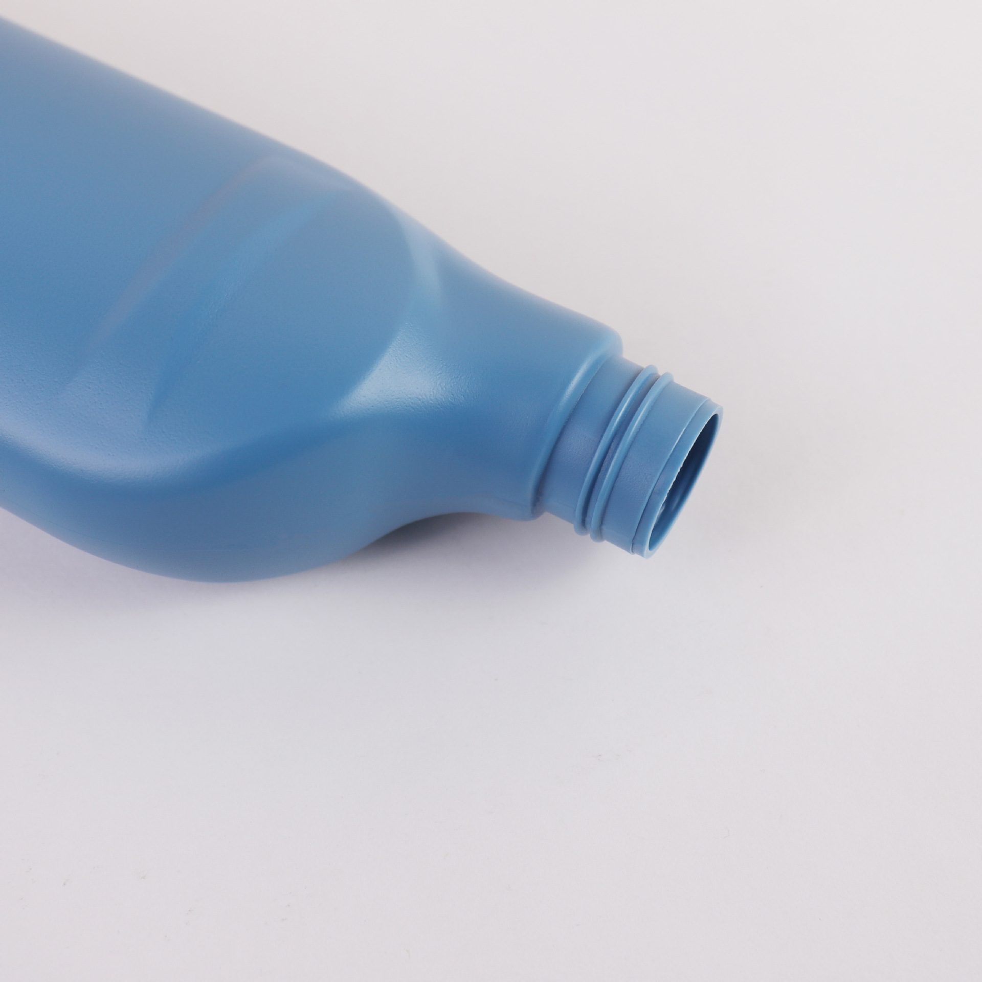 550ml Plastic toilet cleaning bottle  Liquid Detergent Plastic Squeeze Bottle  Toilet Cleaner Bottle With Cap
