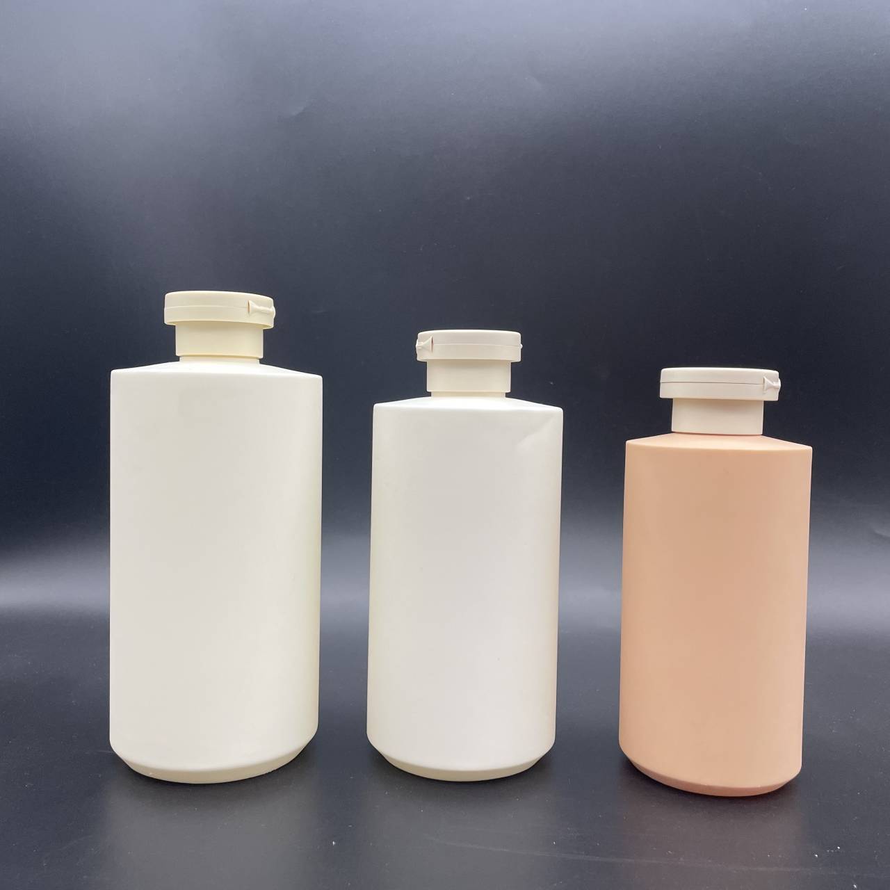 Customize Soft Touch HDPE PET Plastic Shampoo Bottle with Flip Cap 300ml 400ml 500ml Scrub Lotion Body Wash Squeeze Bottle