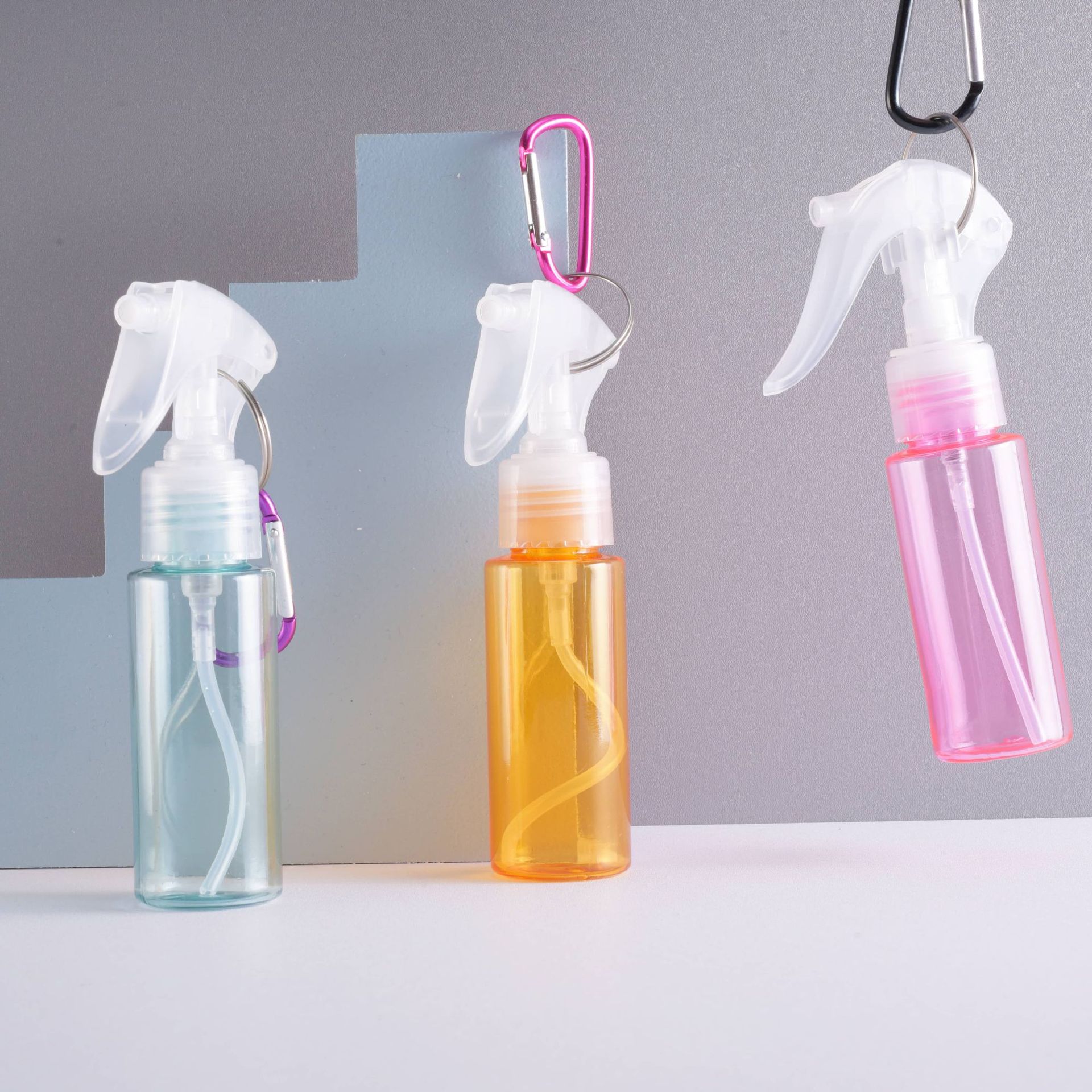 fine mist trigger water spray Portable 60ml PET Plastic Trigger Spray Bottle With Hook Travel Water Sprayer Pink Clear Bottles