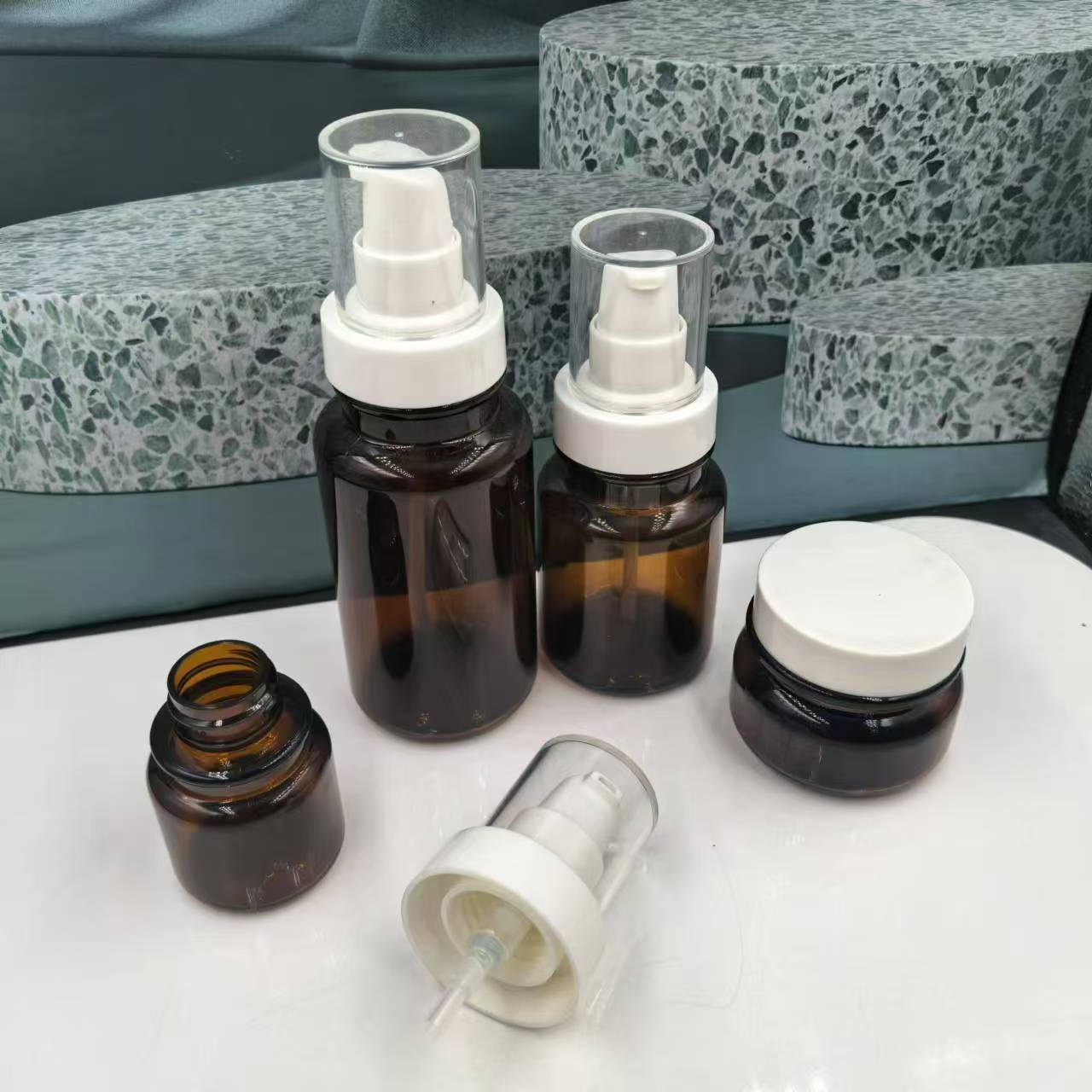 Wholesale 30ml 60ml 100ml Amber PET Emulsion Spray Pump Bottle Plastic Lotion Bottle cosmetics essence lotion mist spray bottle