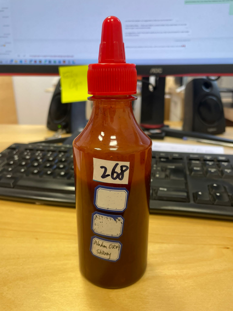 Thick Pepper Hot Chilli Siracha Sauce Bottle 500ml 750ml Plastic Squeeze Bottles Sriracha Mayo 700ml Olive Oil Bottle Dispenser