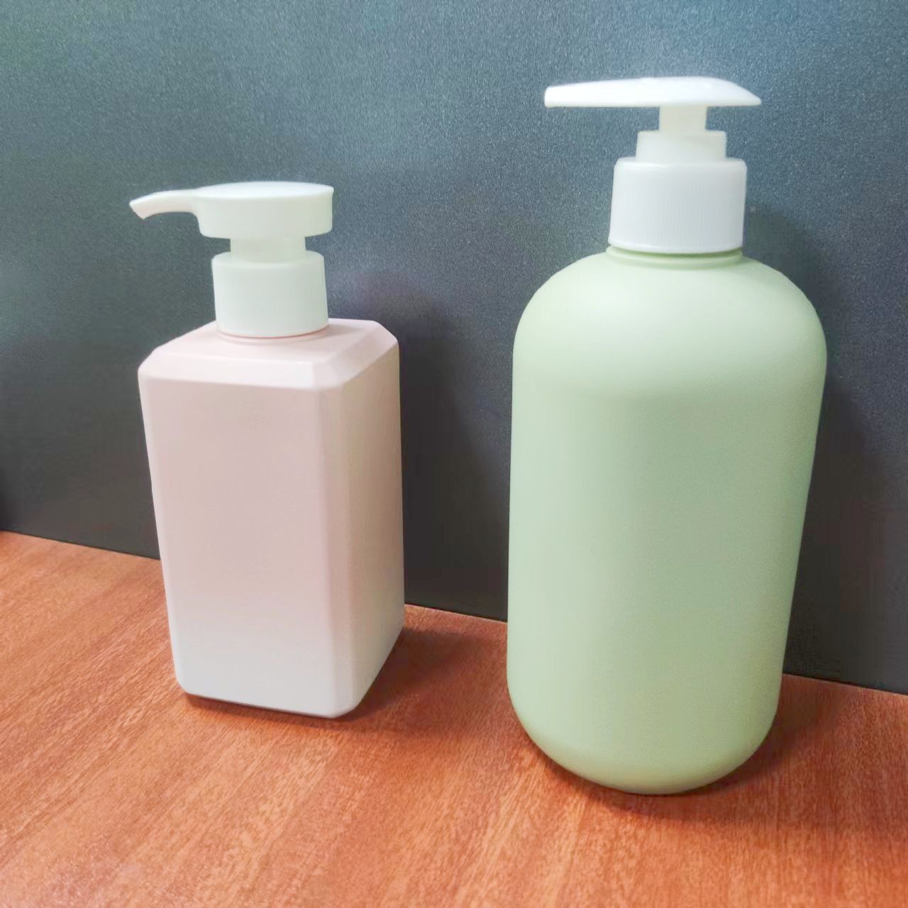 Gradient Ombree Pink Square Plastic shampoo bottle 300ml with pump dispenser Orange 250ml 500ml Frosted Green Lotion Bottle
