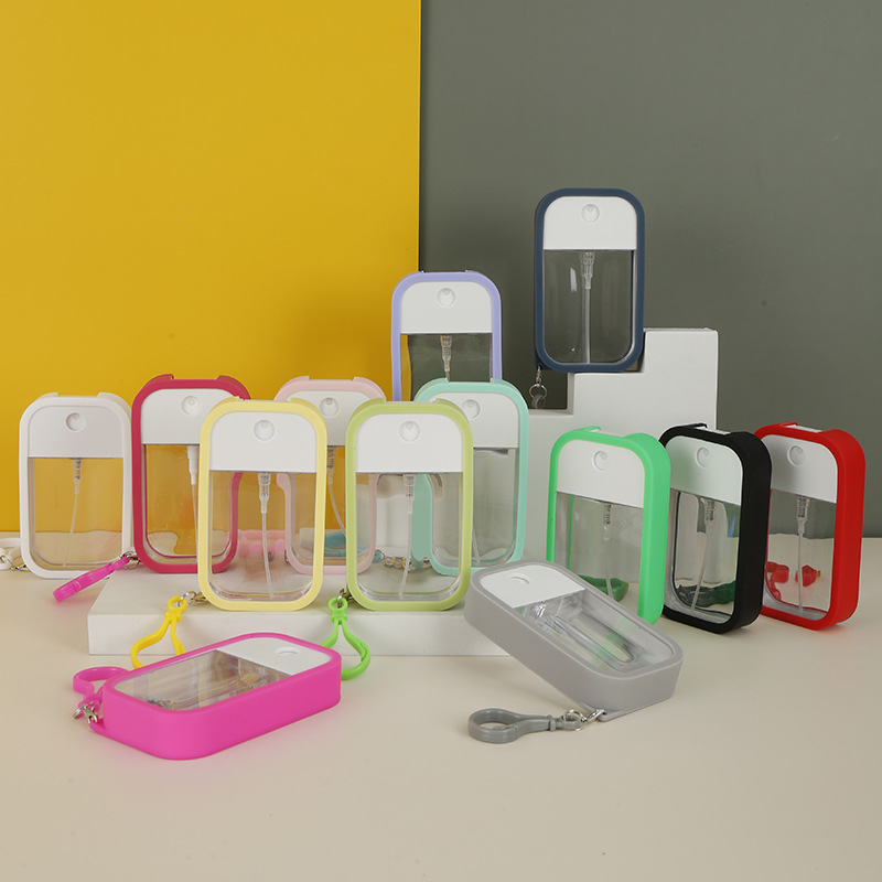 Custom Color Mini Portable 10ml 12ml 15ml 20ml Card Spray Bottle with Keychain Small Plastic Credit Card Perfume Spray Dispenser
