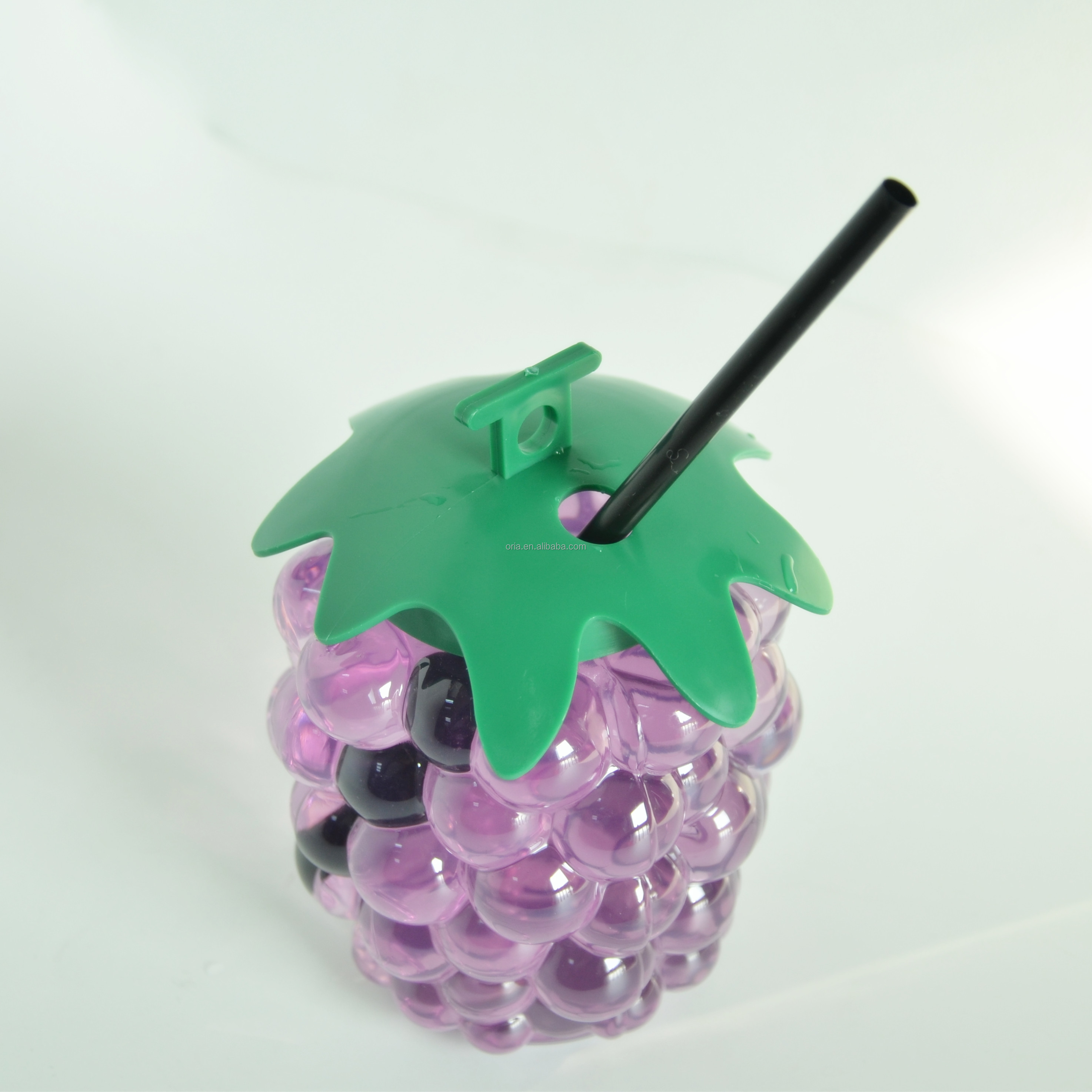 Strawberry Shape Juice Water Bottle 500Ml Grape Soda Bottles Juice Beverage With Straw