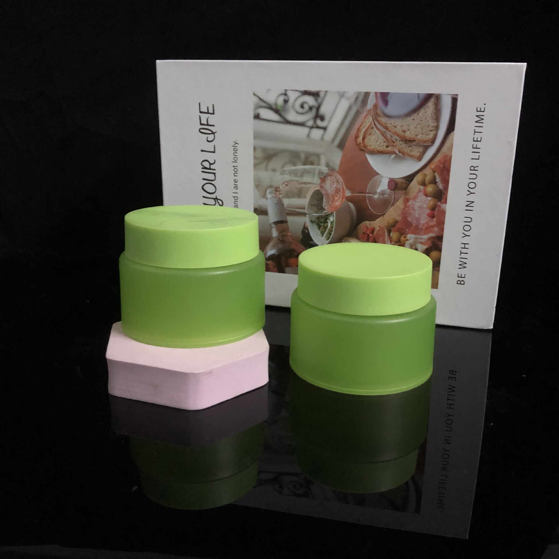 25g 50g 100g Custom Round Matte Skincare Face Eye Cream Jars Frosted Lip Balm Container Body Lotion Body Butter Cream Jar
