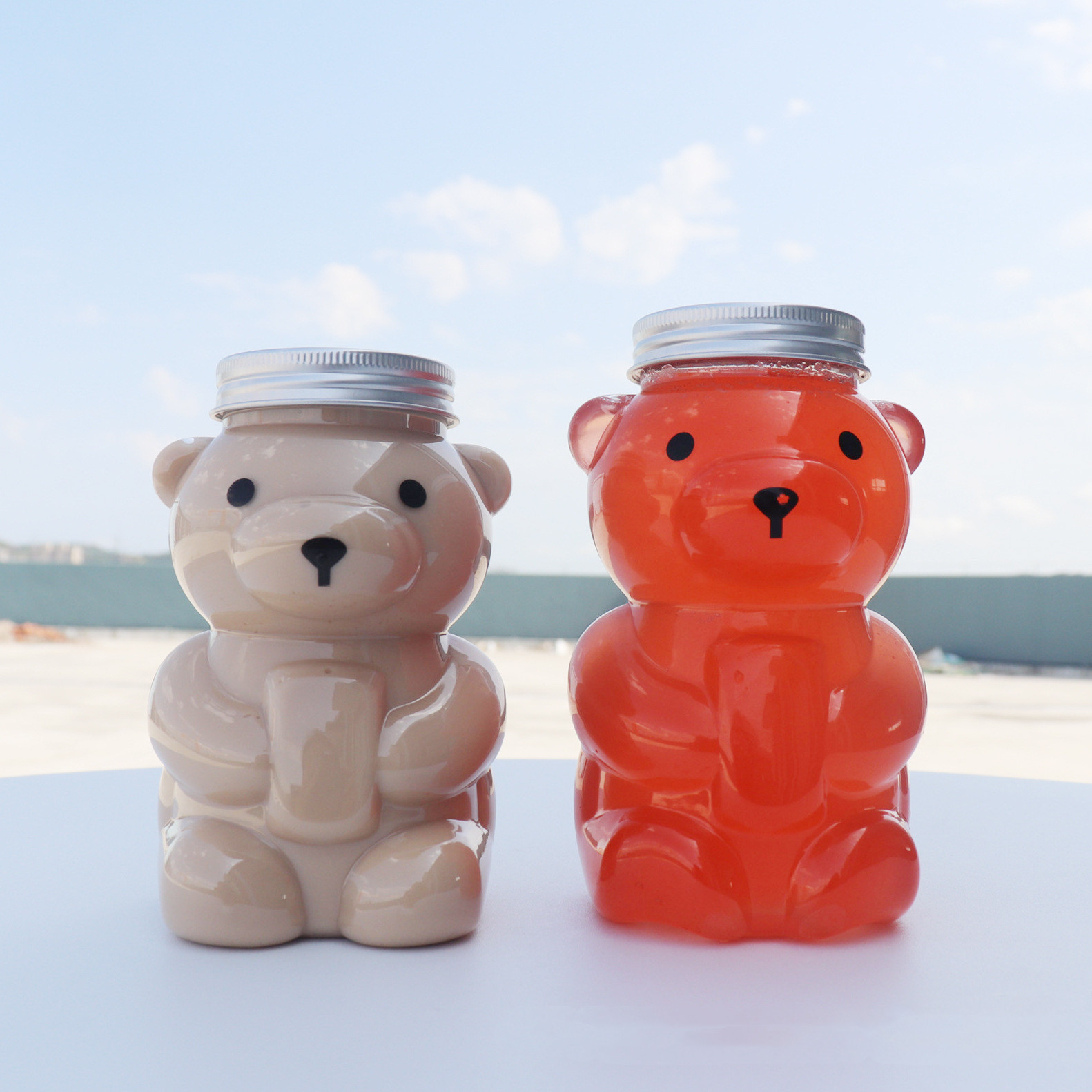 16oz Plastic Glowing Teddy Bear Shape Water Bottle Creative Beverage Cups Unique Drink Container LED Light Bulb Juice Bottle Cap
