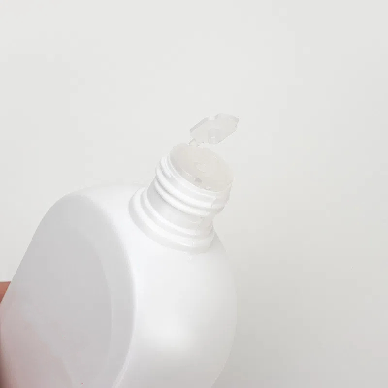 New Unique Flat Square 300ml HDPE Lotion Serum Toner Oil Cosmetic Liquid Dispenser Bottle Plastic Essence Bottle With Stopper