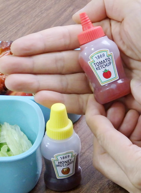 2pcs/set 25ML Mini Tomato Ketchup Bottle Portable Small Container Sauce 1oz squeeze bottle
