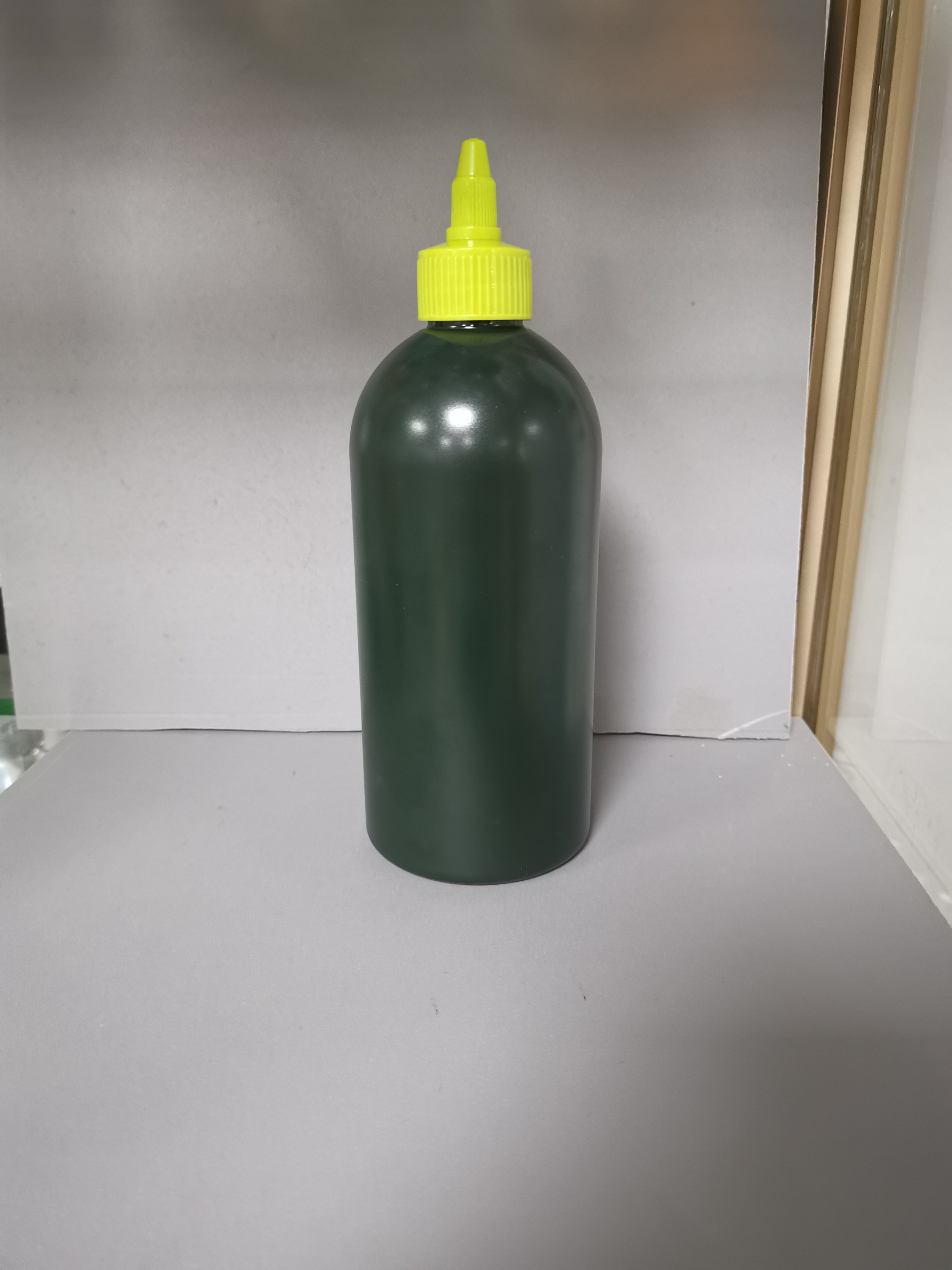 BPA Free Condiment Bottle 500Ml Squeeze Bottles 8Oz Plastic Dispenser Container For Kitchen Cooking With A Unique Nozzle