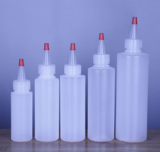 12 Oz Plastic Squeeze Condiment Bottles with Twist On Cap Lids and Discrete Measurements