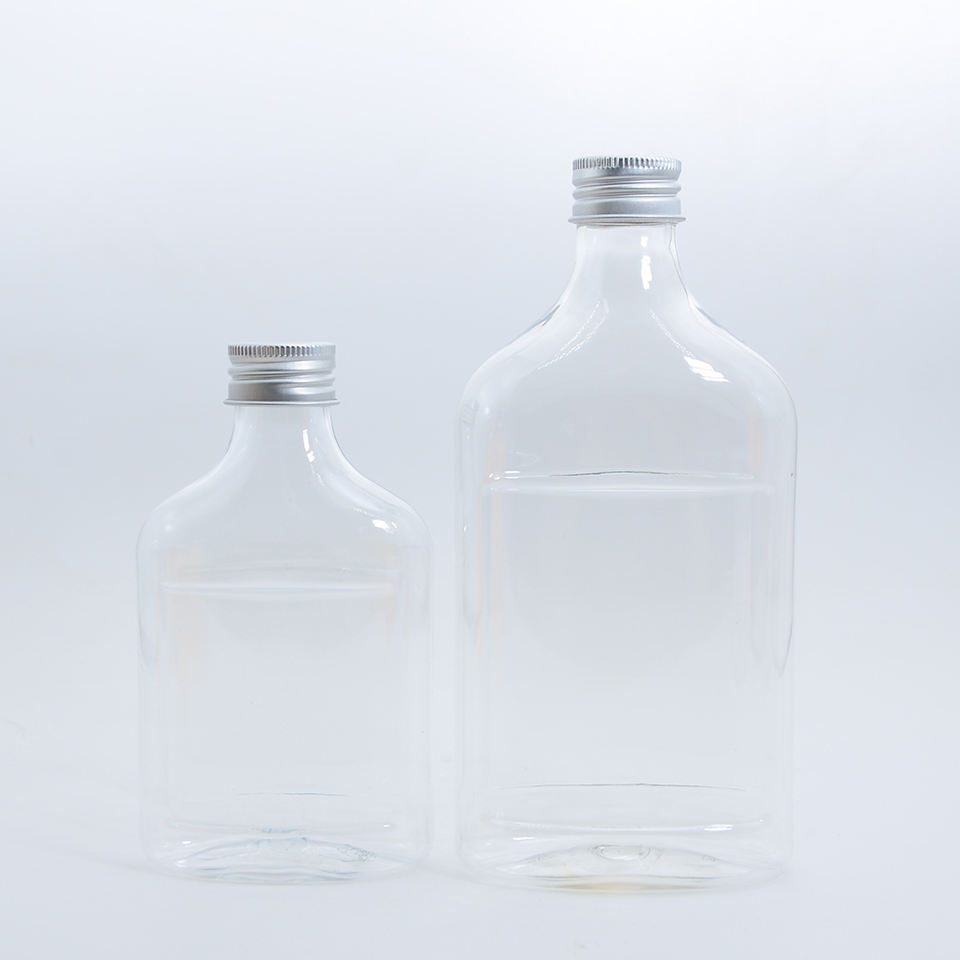 200ml 350ml 500ml Sloped Flat Shoulder Liquor Wine Whisky Bottles Clear PET Plastic Hip Flask Empty Cold Brew Bottles Metal Cap