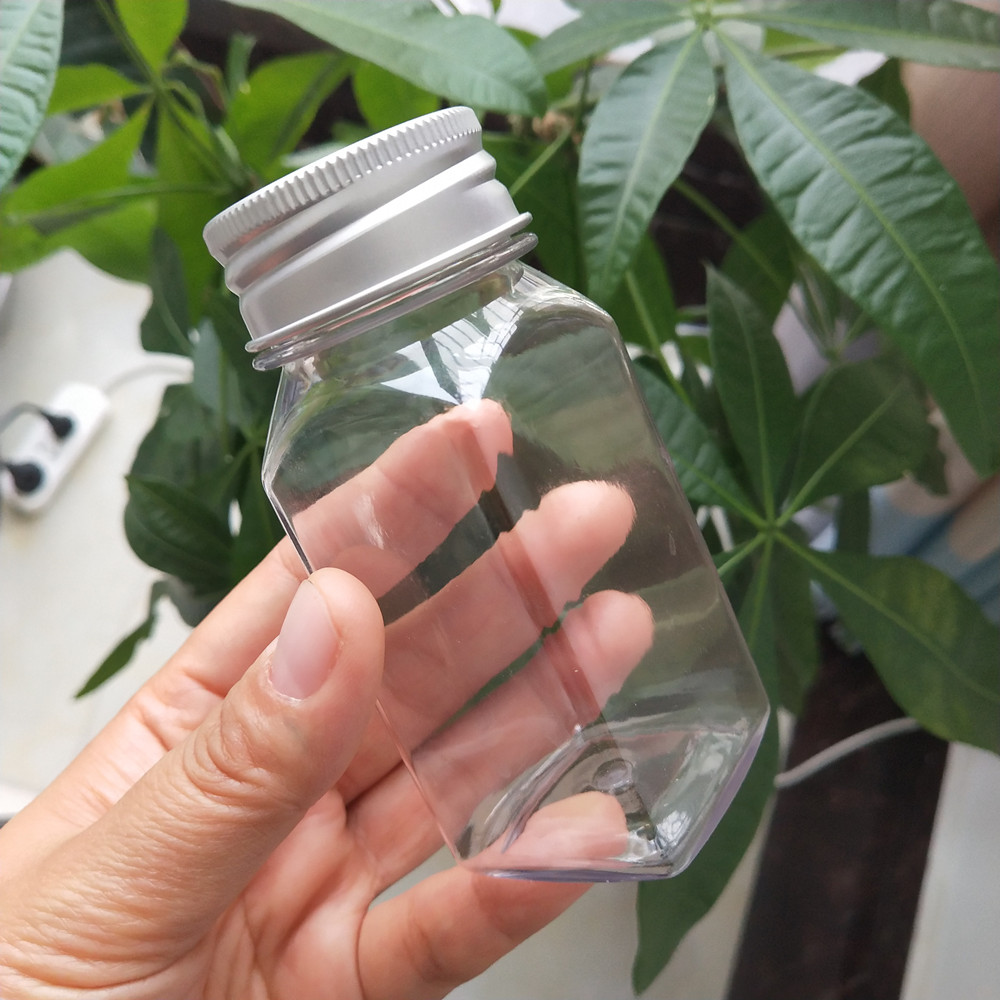 Mini Liquor Bottles 50ml Mini Empty Plastic Alcohol Juice Water Bottles with Aluminium Caps or Plastic Child Proof Lids