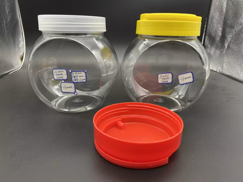 Large Clear Empty Square Storage Cookie Candy Sweet Container Food Grade with Easy Grip Handle Plastic Jar with Lids Half Gallon