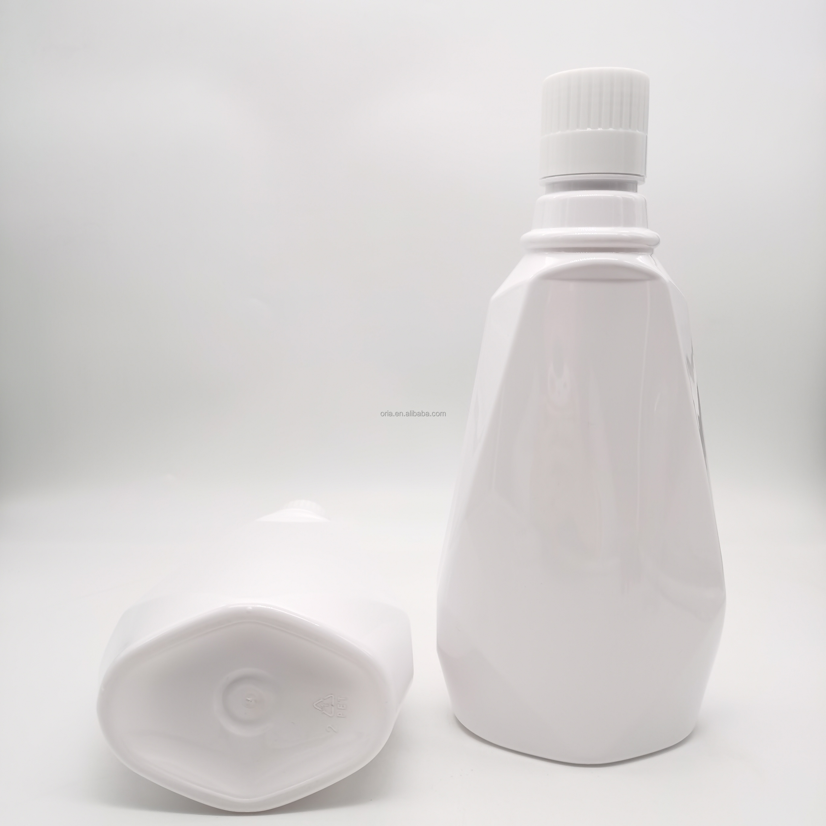 Mouthwash Plastic Bottle 500ml 300ml 120ml Wholesale White Oval Empty Portable Jar Customized Logo For Mouth Wash Packaging