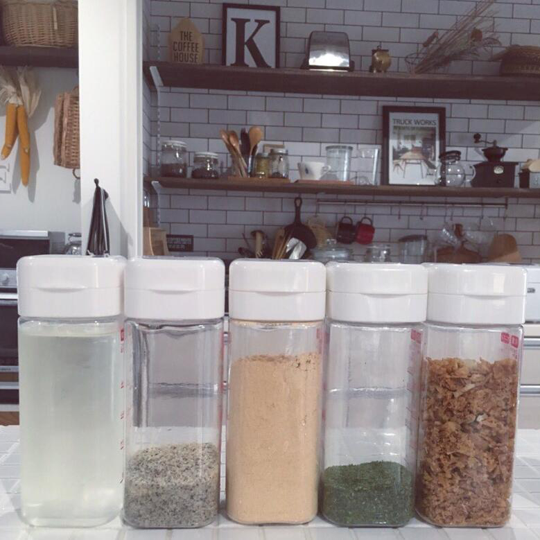 50g 100g 150g Salt Pepper Chili Pet Container Seasoning Jar Condiment Packaging Plastic Spice Bottle with Shaker Lids