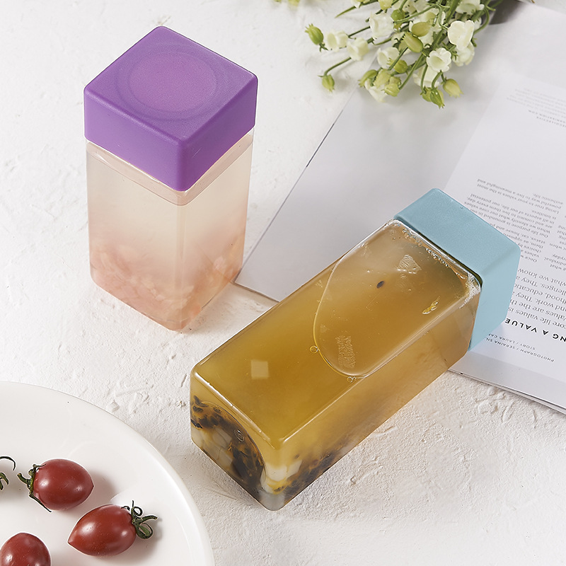 16oz 500ml 20oz 600ml Clear PET Plastic Square VOSS Water Bottle with Square Cap for Juice Milk Boba Tea Cup Beverage Wholesale