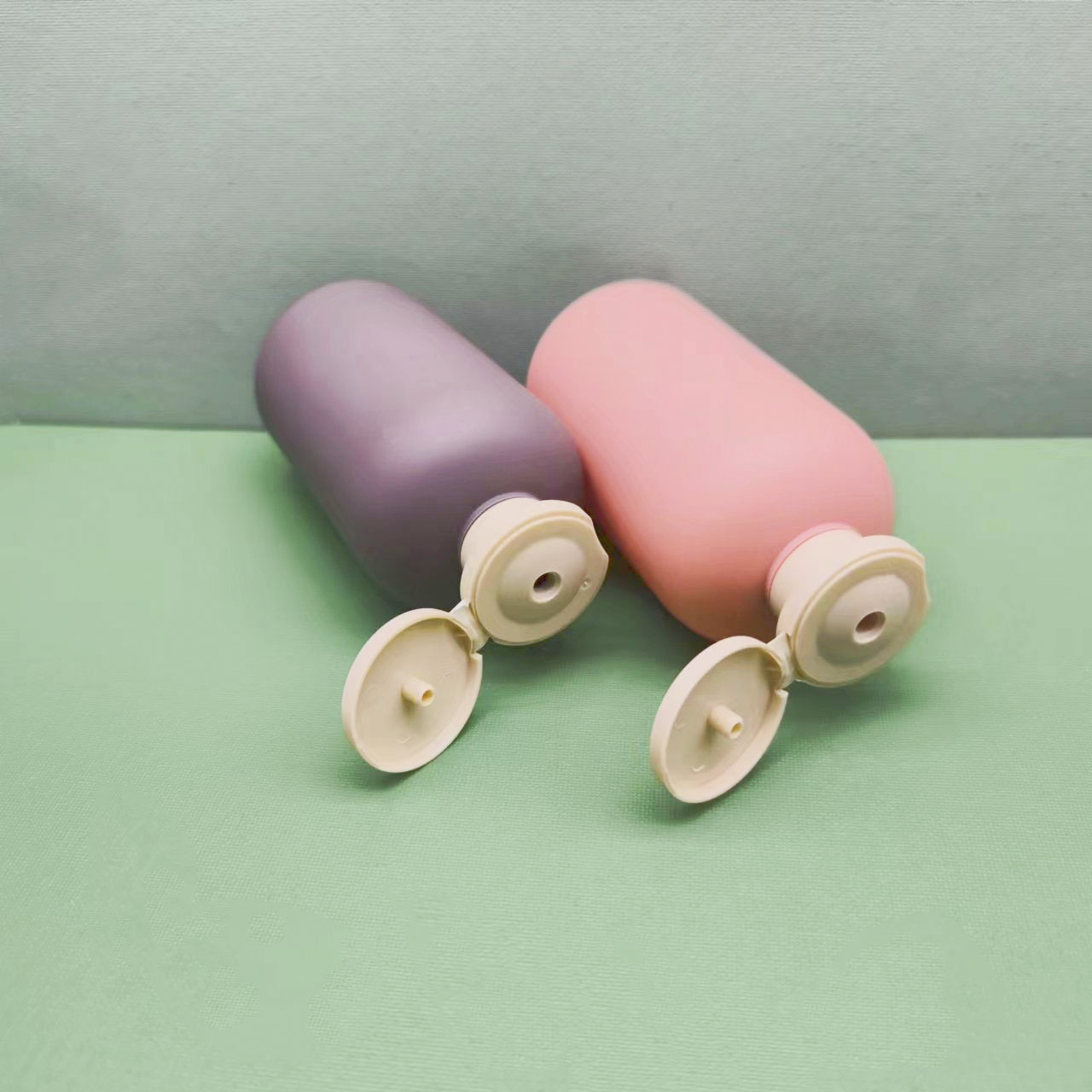 Pink  Green Purple 250ml 500ml HDPE shampoo pump bottle 300ml flip cap bottle kids face wash hand sanitizer lotion dispenser