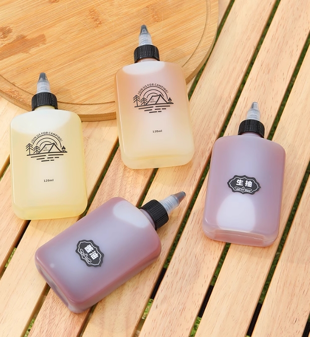 Condiments Oil Icing Liquid bottles 12 oz Plastic Squeeze Squirt Condiment Bottles with Twist On Cap Lids with extra 1 Silicone